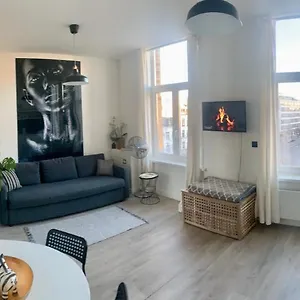 Appartement Sleep - Black And White Modern Flat With Cityview Anvers